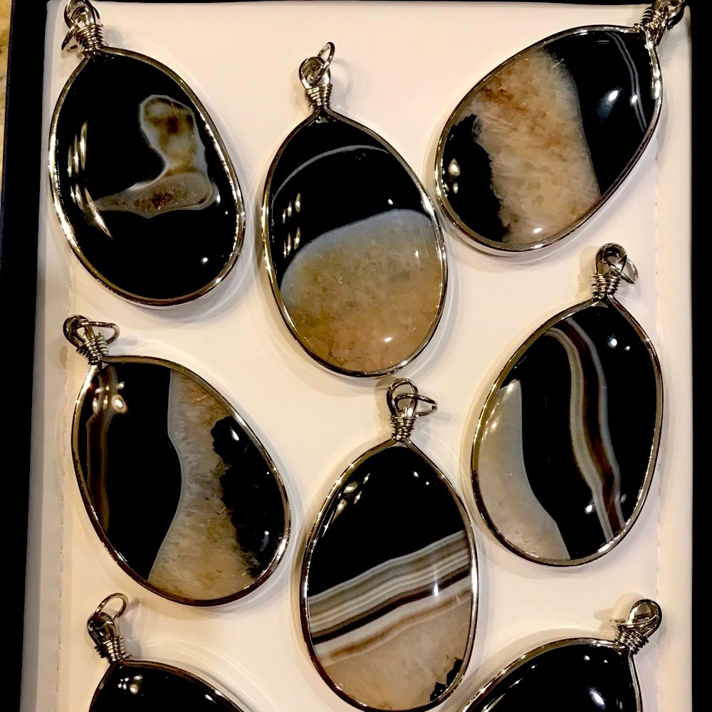 🌈Black Agate Pendant 🖤